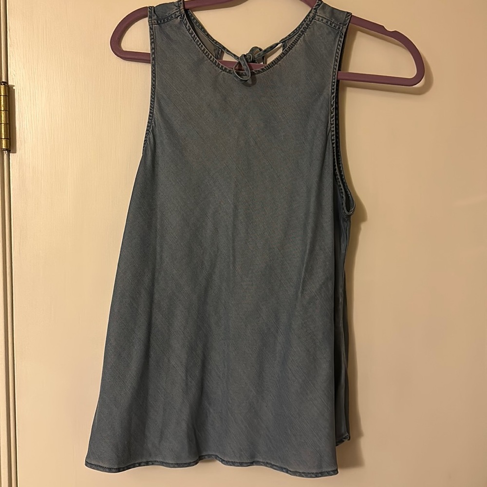 Women’s chambray sleeveless top